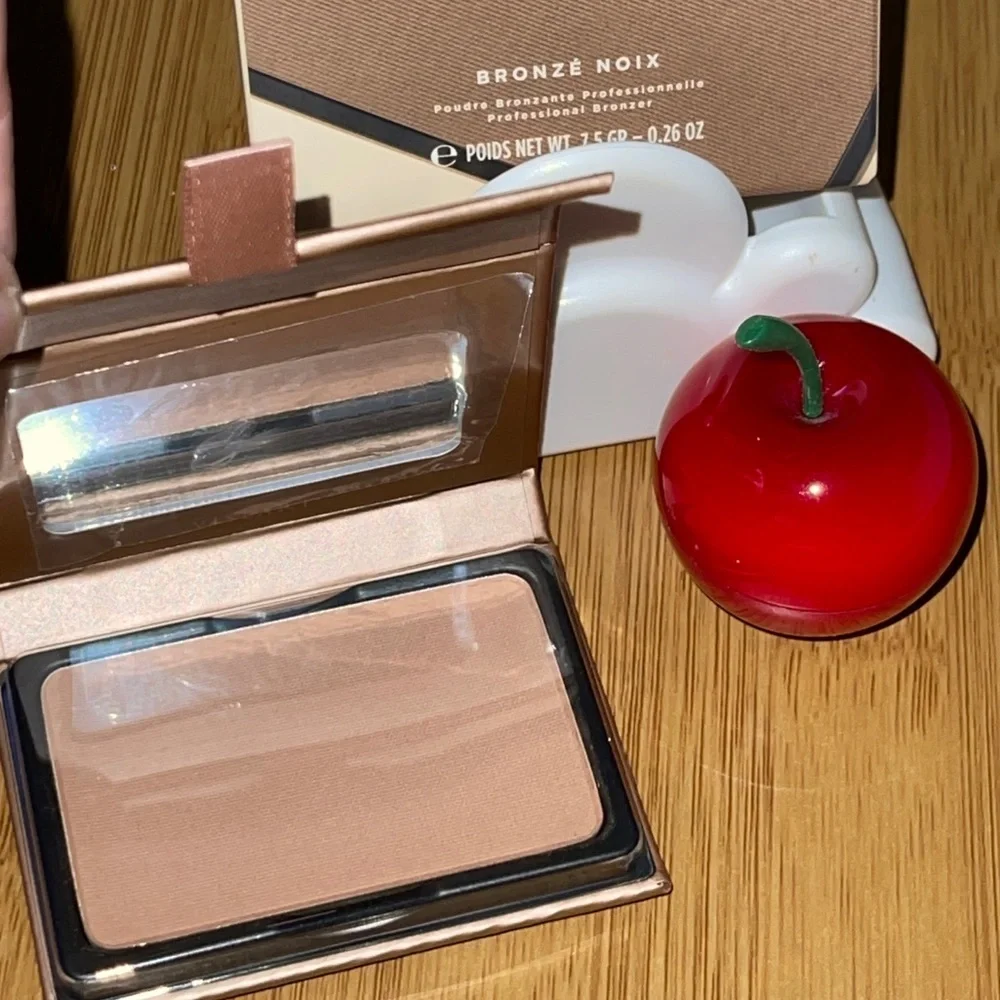 VISEART Professional Makeup Bronze Noix Powder Bronzer